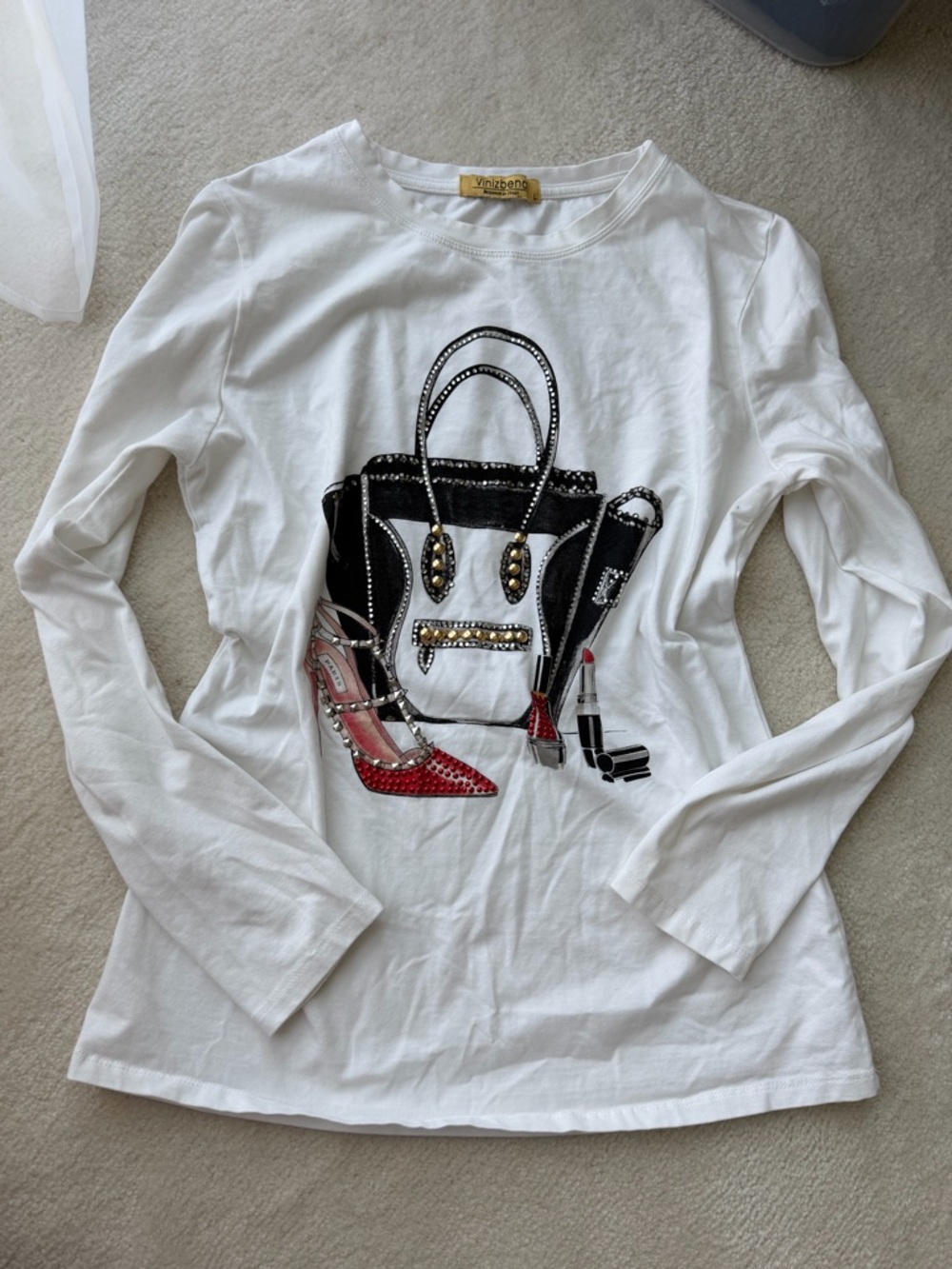 BNWOT Vinizbena White Long-Sleeve Graphic Tee with Black Handbag Red Shoe Motif